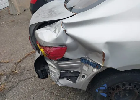 2010 Toyota Corolla Le z USA, uszkodzony, nr VIN 1NXBU4EE3AZ275621